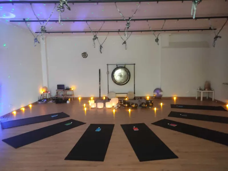 Zeru Lur Yoga - Centro de yoga en Vitoria-Gasteiz - foto 2