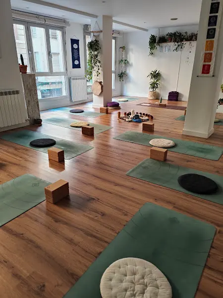 Om yoga estudio - Centro de yoga en Logroño - foto 2