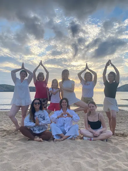 YOGA CON AMOR  ‍ ️    ‍ ️CENTRO DE YOGA Y BIENESTAR - Bilbao