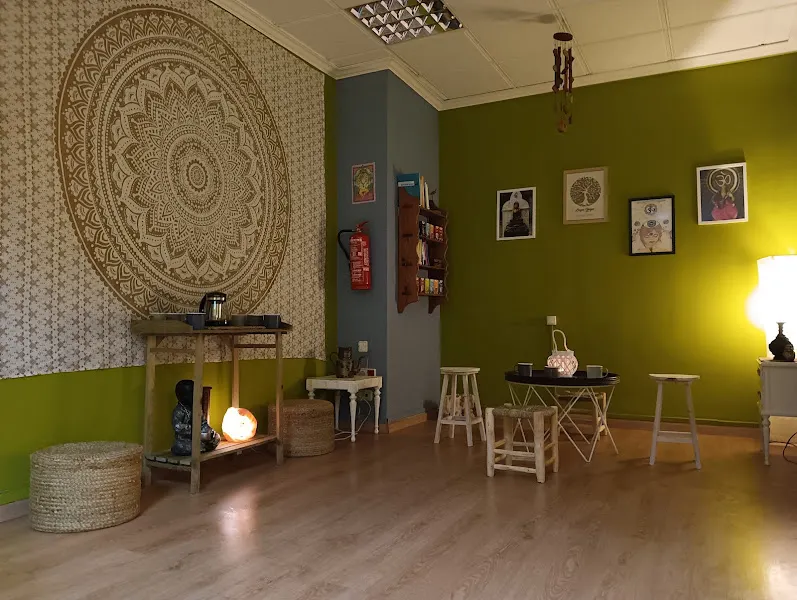 Laya Yoga - Centro de yoga en Paterna - foto 2