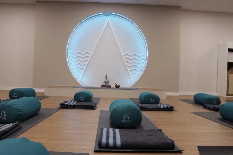 Escuela de Yoga Anahata - Centro de yoga en Santa Pola - foto 2