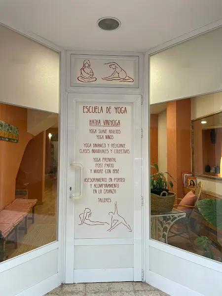 Escuela Yoga Raices - Centro de yoga en Benidorm - foto 2
