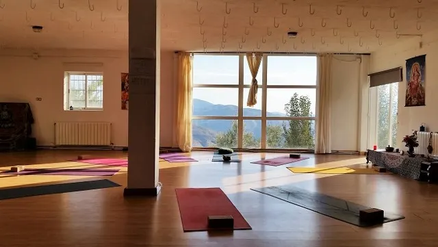Realign Yoga Retreats - Centro de retiro de yoga en Denia - foto 2