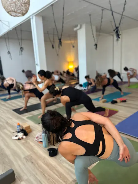 Vibra Yoga Studio - Centro de yoga en Alicante - foto 2