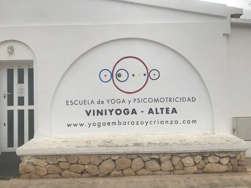 VINIYOGA ALTEA YOGAEMBARAZOYCRIANZA - clases de yoga. Formación de profesor@s. Embarazo.Postparto.Psicomotricidad.Terapia. - Centro de yoga en Altea - foto 2