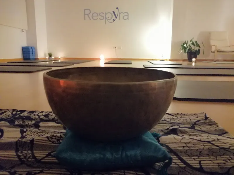 Respyra Yoga & Desarrollo Personal Denia - Centro de yoga en Denia - foto 2