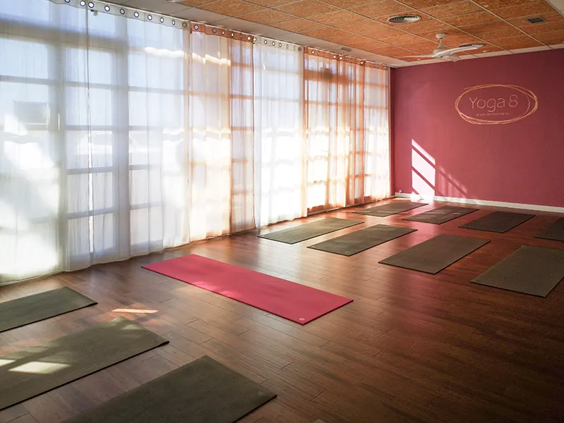 Yoga 8 - El Arte del Movimiento
