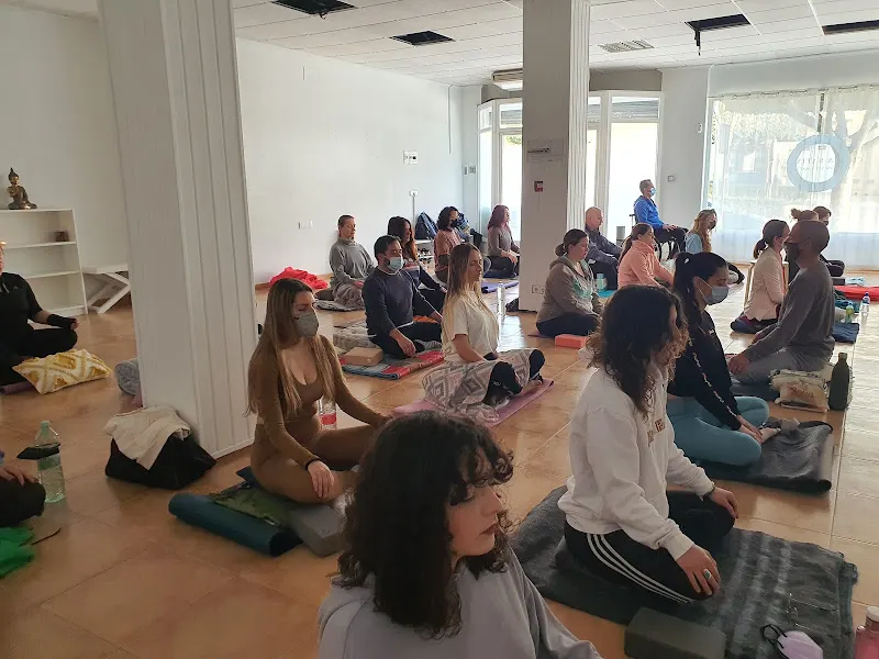 Aeroyoga & Pilates con Cintia