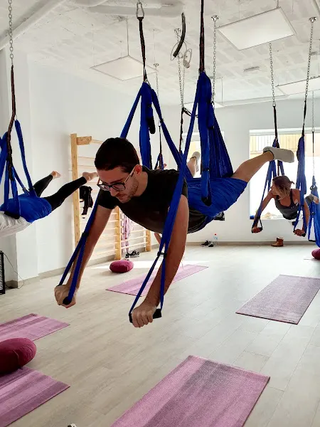 Aeroyoga & Pilates con Cintia - Centro de yoga en El Ejido - foto 2