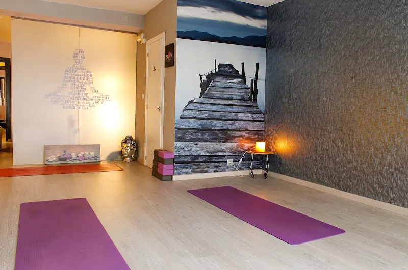 Centro Indira Yoga & Pilates - Oviedo - Centro de yoga en Oviedo - foto 2