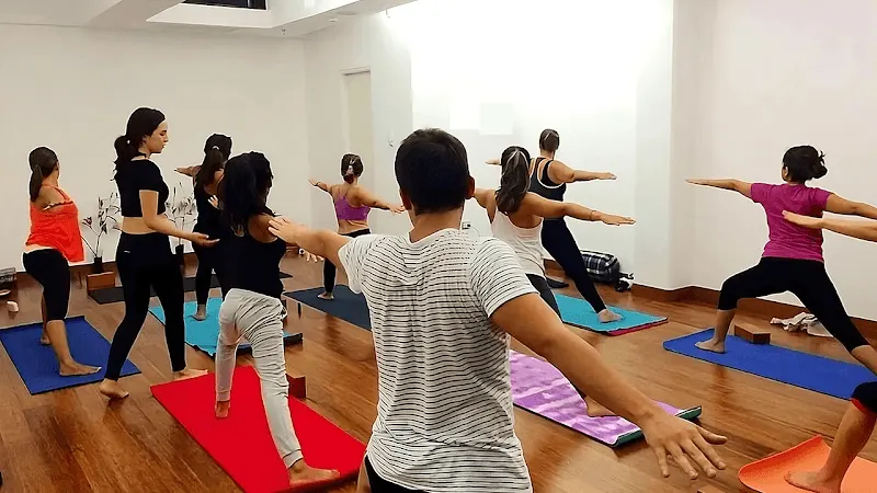 Sandra Rovegno Yoga ️ - Centro de yoga en Oviedo - foto 2