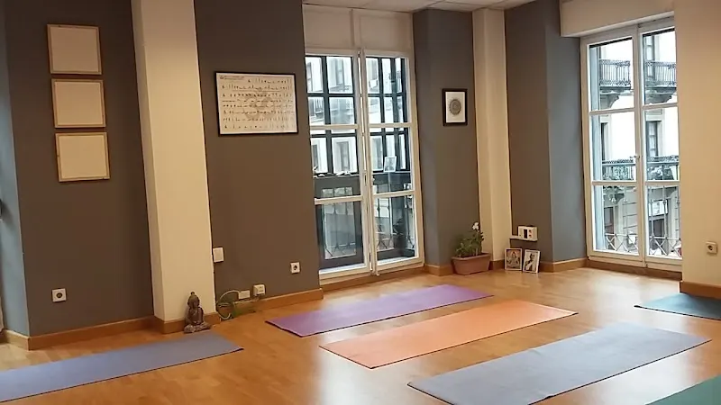 Mysore Shala Yoga - Estefanía Bravo