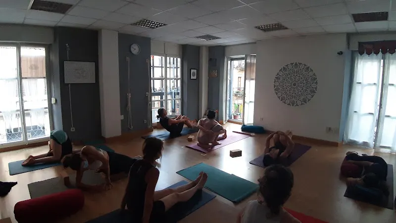 Mysore Shala Yoga - Estefanía Bravo - Centro de yoga en Gijón - foto 2
