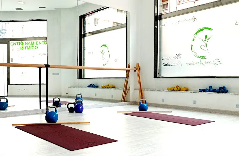 - EᔕᑭᗩᑕIO ᗩᖇᗰóᑎIᑕO - Centro de pilates en Oviedo - foto 2