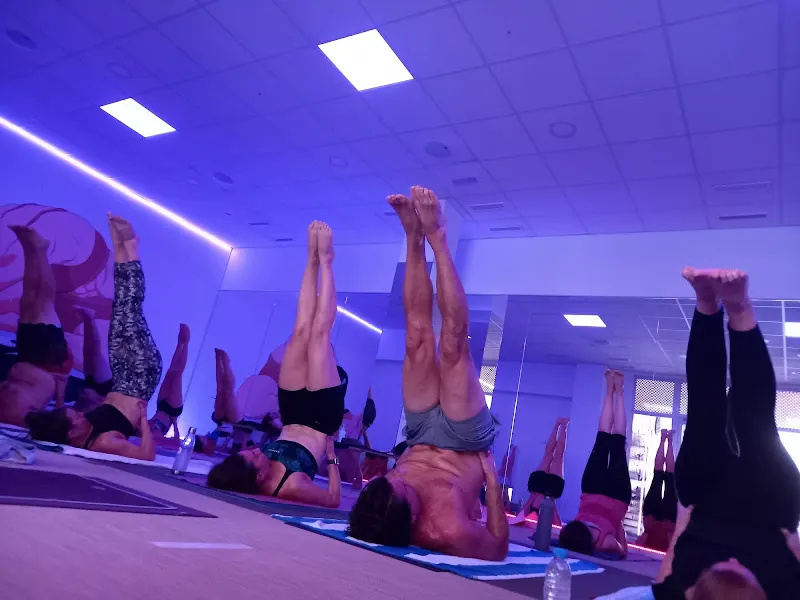 Power Hot Yoga Madrid - Centro de yoga en Madrid - foto 3