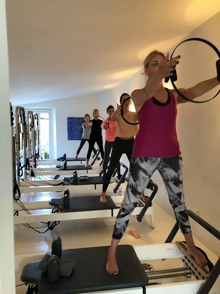 Flow Pilates Yoga - Centro de pilates en El Masnou - foto 2