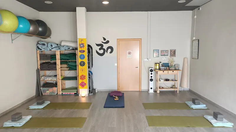 Aura Centro de Yoga - Centro de yoga en Sant Pere de Ribes - foto 2