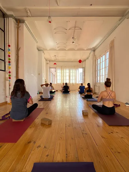 Yogalegre - Centro de yoga en Barcelona - foto 2