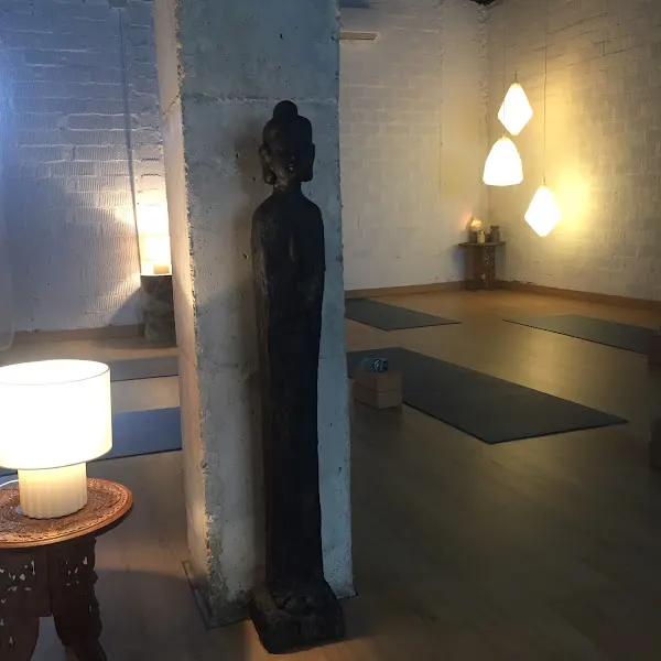 Sadhana - espai de benestar holístic - Centro de yoga en Vilanova i la Geltrú - foto 2