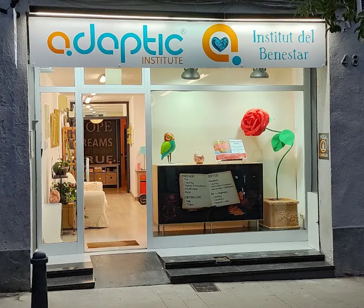 Adaptic Yoga - Centro de yoga en Barcelona - foto 2