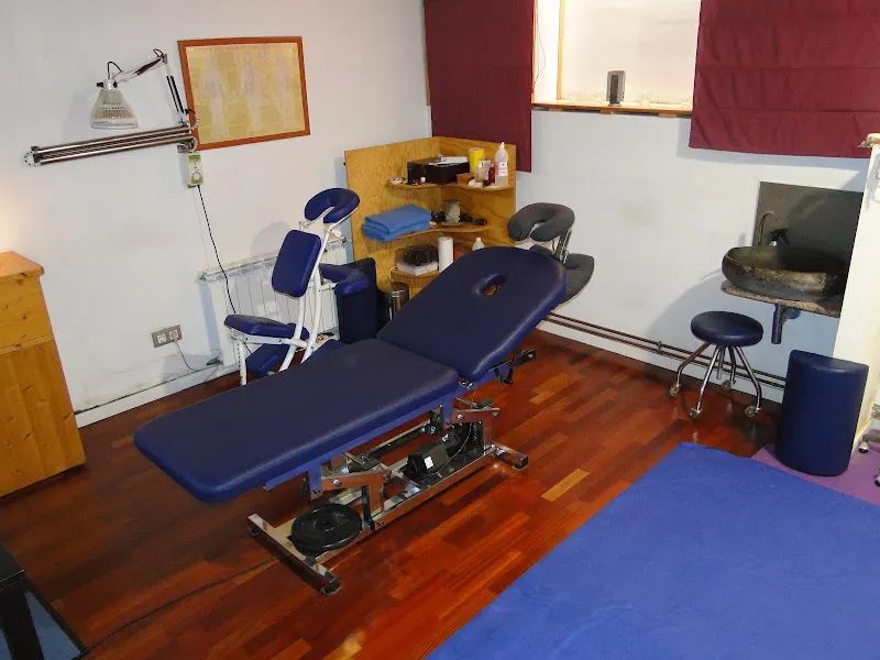 Therra Ioga i Massatges - Centro de yoga en Sant Pere de Ribes - foto 2
