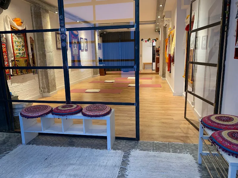 AB Yoga Center By Alícia Beltrán - Centro de Yoga en Barcelona