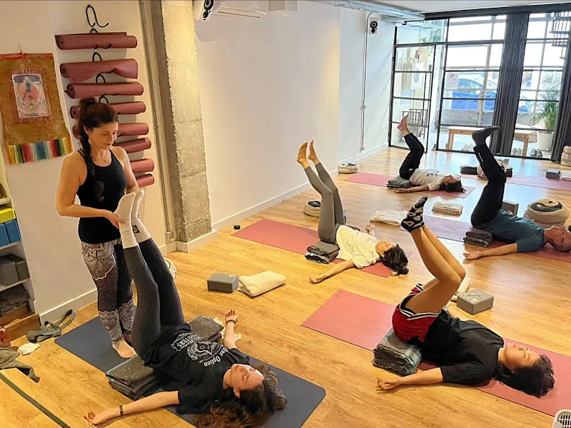 AB Yoga Center By Alícia Beltrán - Centro de Yoga en Barcelona - Centro de yoga en Barcelona - foto 2