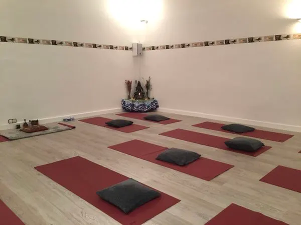 Centro de Yoga Namaste. Clases de Yoga en Cornellà de LL. - Centro de yoga en Cornellà de Llobregat - foto 2