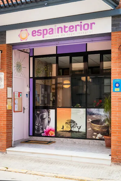 Espainterior - Yoga & Mindfulness pel teu benestar - Centro de yoga en Premiá de Mar - foto 2