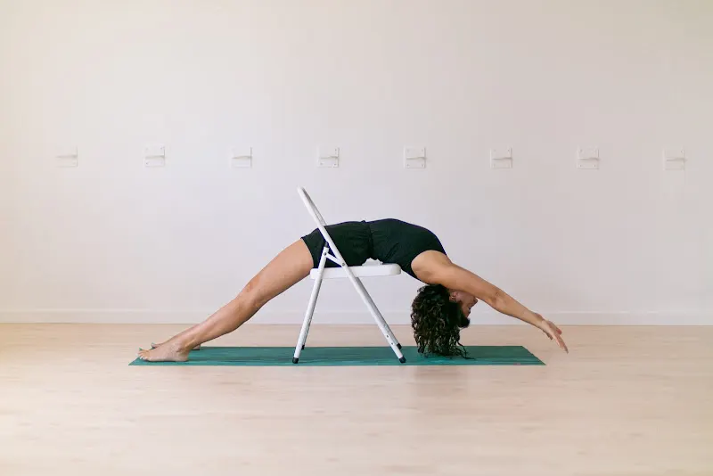 Estudio de Yoga Dhāraṇā - L'Hospitalet de Llobregat - Profesora certificada Yoga Iyengar® - - Centro de yoga en Hospitalet de Llobregat (L) - foto 2