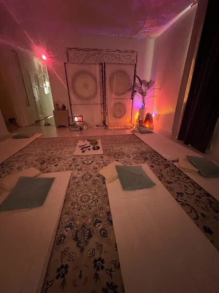 Akal Yoga Terrassa - Centro de yoga en Terrassa - foto 2