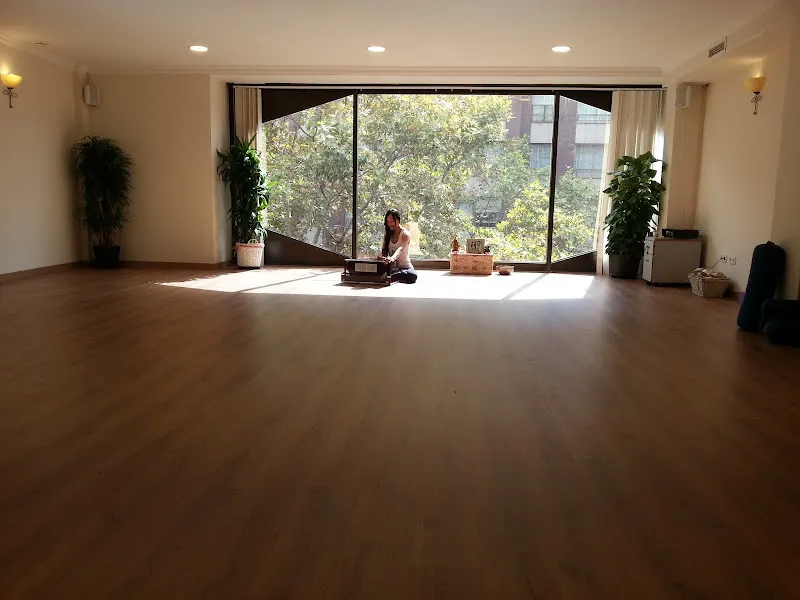 Jivamukti Yoga Barcelona - Centro de yoga en Barcelona - foto 2