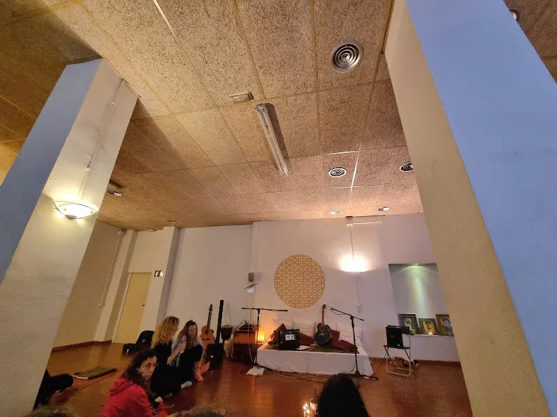 Happy Yoga - Centro de yoga en Barcelona - foto 2