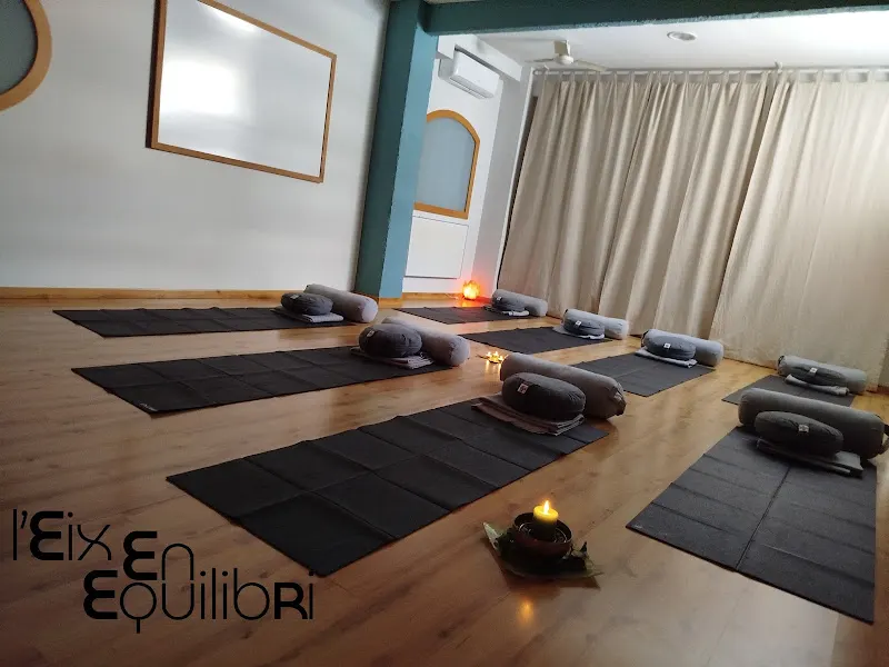 L'Eix En Equilibri - Centro de yoga en Barcelona - foto 2