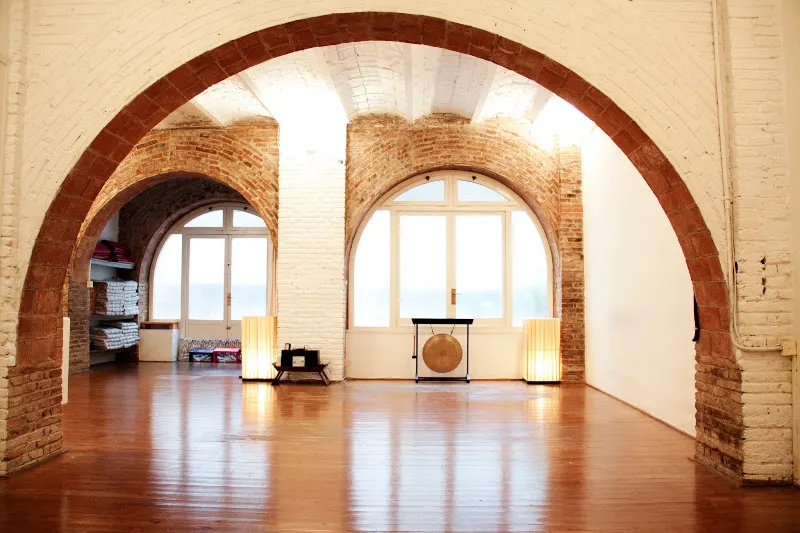 Yogena Yoga - Centro de yoga en Barcelona - foto 2