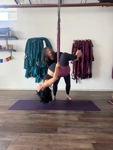 EQUILIBRIOHM Victoria Montiel - Centro de yoga en Cádiz - foto 2
