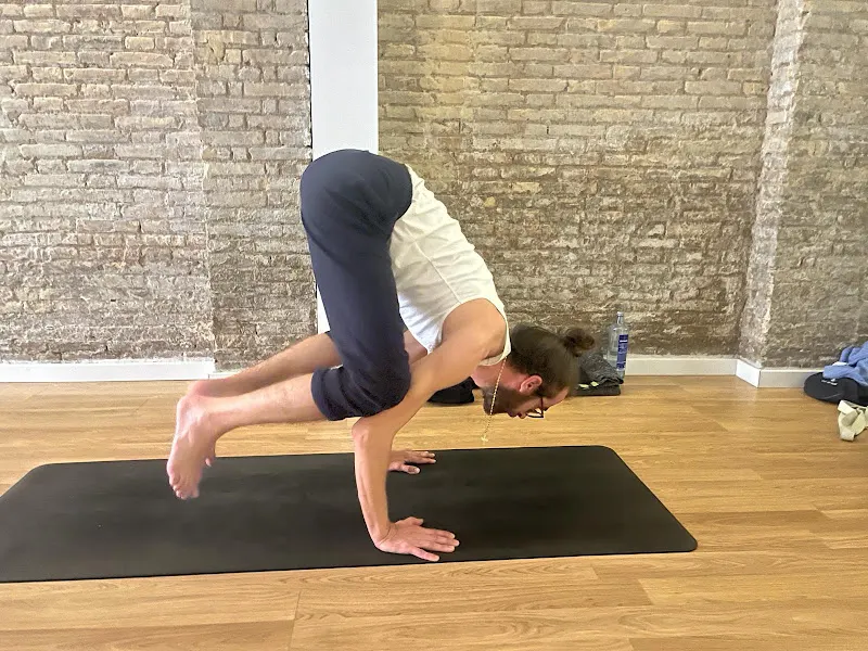 Yoga through the senses - YYH - Pau