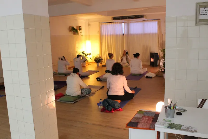 Ysi Yoga y Psicología - Centro de salud y bienestar en Villanueva del Ariscal - foto 2