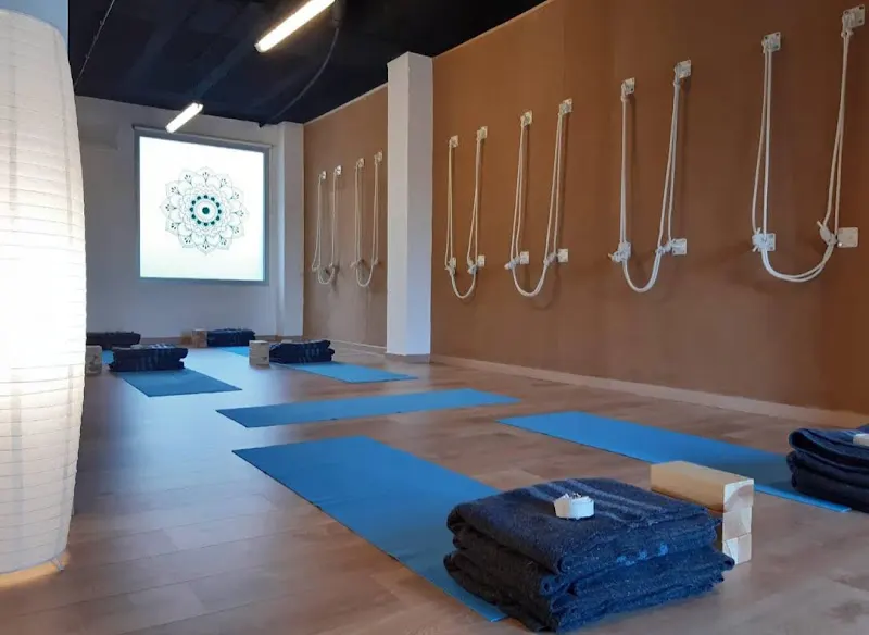 Yoga Torrent - Centro de yoga Sara Francés