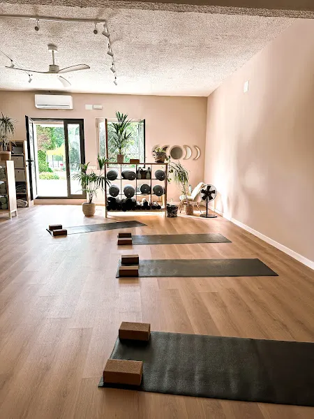 CALMA IOGA - Centro de pilates en Palafrugell - foto 2