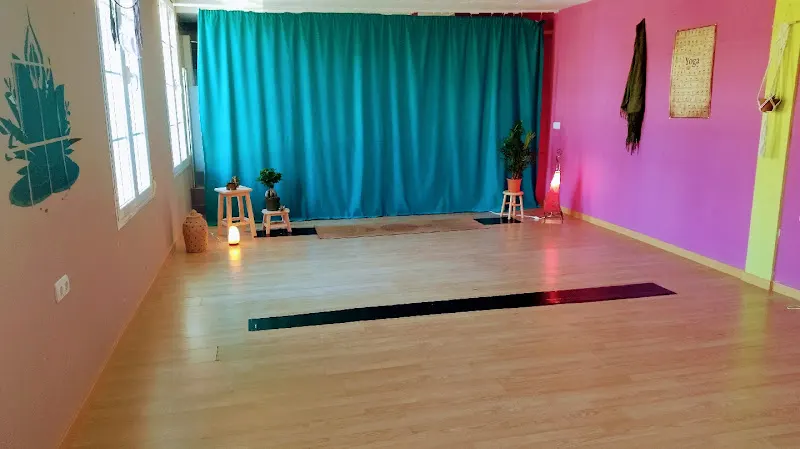 Centro Mahayana - Casa Desvío - Centro de yoga en La Zubia - foto 2