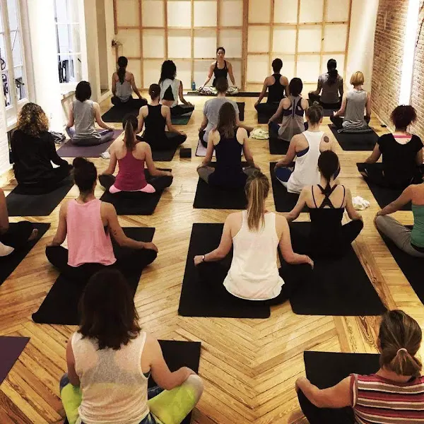 Zentro Urban Yoga Retiro - Centro de yoga en Madrid - foto 2