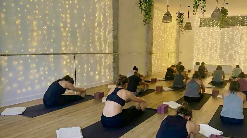 Hiru Yoga en Irún