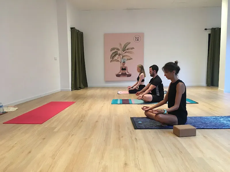 KAUR Estudio: Yoga, Pilates, Reformer & Wellness - Centro de pilates en Sa Pobla - foto 3