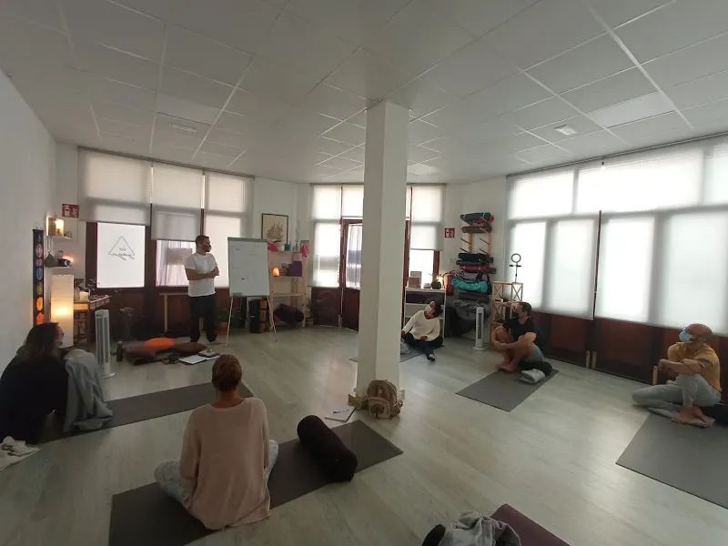 Isyoga Canarias - Centro de yoga en Las Palmas de Gran Canaria - foto 2
