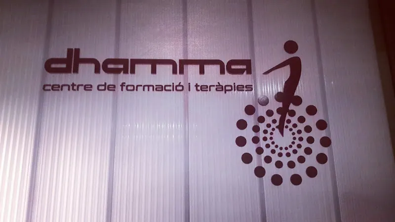 Centre Dhamma - Terapias Manuales, Masajes, Yoga y formación - Masajista deportivo en Lleida - foto 2