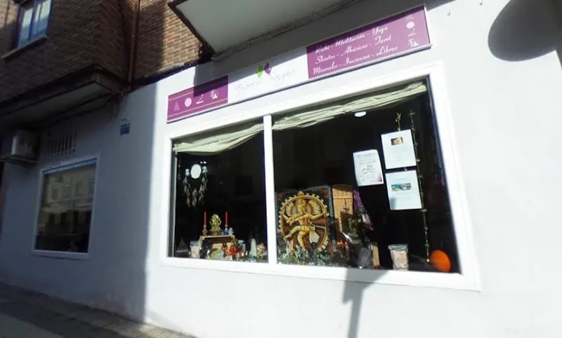 ESPACIO SANGHA - Tienda esoterica - Minerales en Getafe - Reiki - Meditación - Yoga - Centro de yoga en Getafe - foto 3