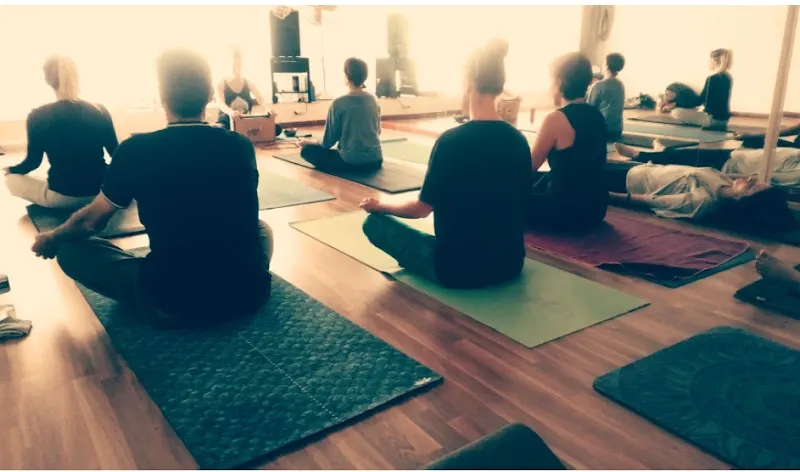 Rubén Hormigo yoga en Estepona, CultivARTE - Estepona