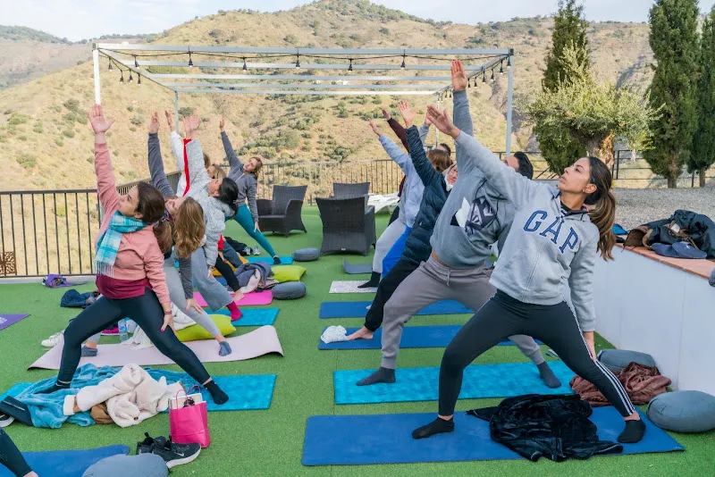 YogaSenzia Retiros - Experiencias Transformacionales - Centro de retiro de yoga en Mijas - foto 2