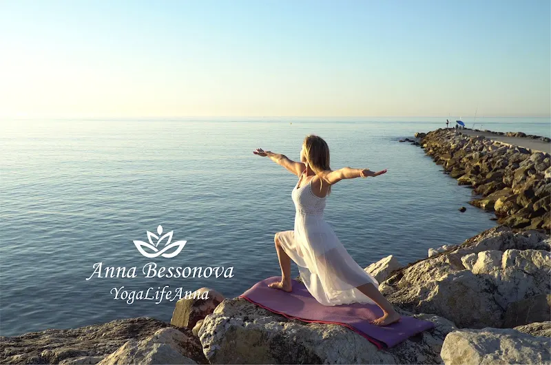 Yoga Life Anna - Centro de yoga en Benalmádena - foto 2